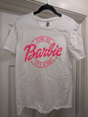 Come On Barbie Let’s Go Party Graphic Tee White Pink Size M